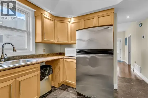 258 Elm Avenue Windsor ON N9A 5G8