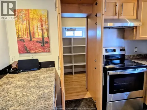258 Elm Avenue Windsor ON N9A 5G8