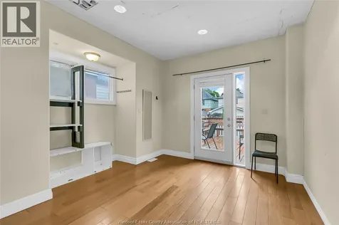 258 Elm Avenue Windsor ON N9A 5G8