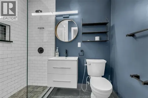258 Elm Avenue Windsor ON N9A 5G8