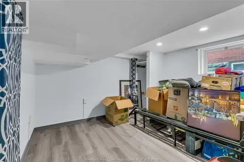 258 Elm Avenue Windsor ON N9A 5G8