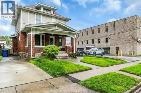 258 Elm Avenue Windsor ON N9A 5G8