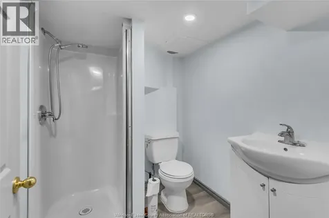 258 Elm Avenue Windsor ON N9A 5G8