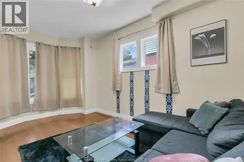 258 Elm Avenue Windsor ON N9A 5G8