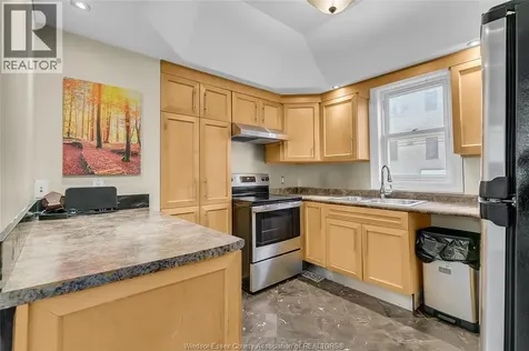 258 Elm Avenue Windsor ON N9A 5G8