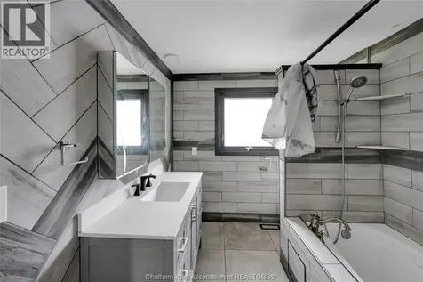 74 Chestnut Drive Chatham ON N7M 4Z1