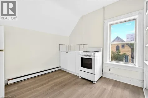 15 Warnock Street Cambridge ON N1R 2A7