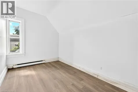 15 Warnock Street Cambridge ON N1R 2A7