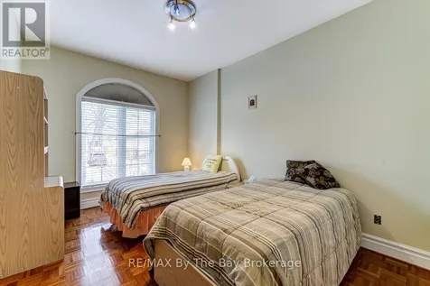 126 29th Street North Wasaga Beach ON L9Z 2C9
