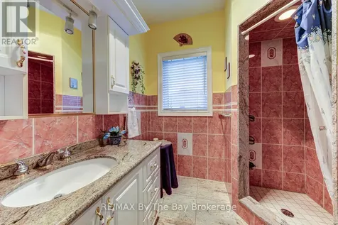 126 29th Street North Wasaga Beach ON L9Z 2C9
