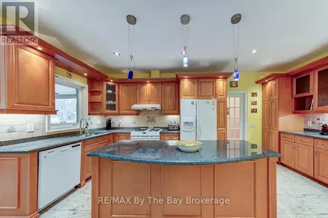 126 29th Street North Wasaga Beach ON L9Z 2C9