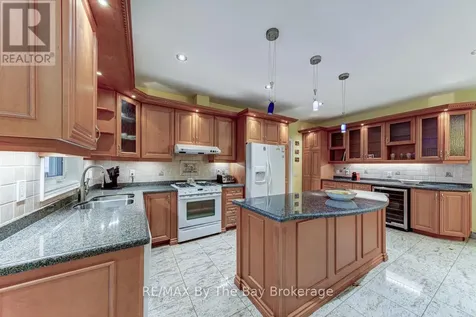 126 29th Street North Wasaga Beach ON L9Z 2C9