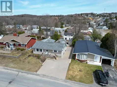 12 Robertson Road Elliot Lake ON P5A 1C7