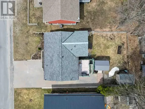 12 Robertson Road Elliot Lake ON P5A 1C7