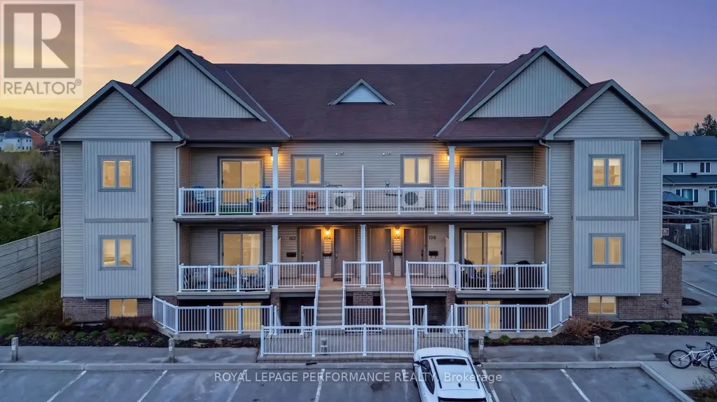 104 Sternes Private Ottawa ON K4A 0X8