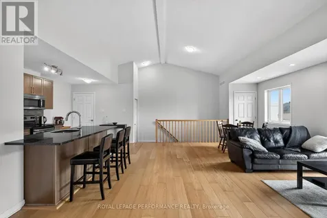 104 Sternes Private Ottawa ON K4A 0X8