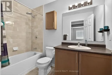 104 Sternes Private Ottawa ON K4A 0X8