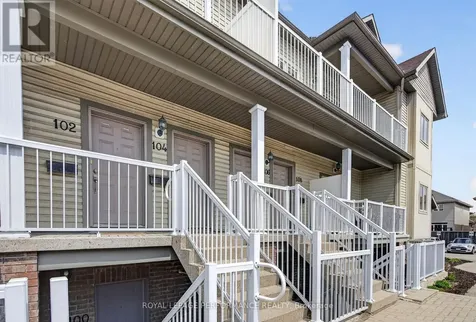 104 Sternes Private Ottawa ON K4A 0X8