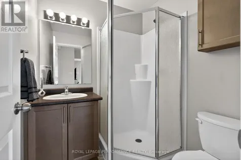 104 Sternes Private Ottawa ON K4A 0X8