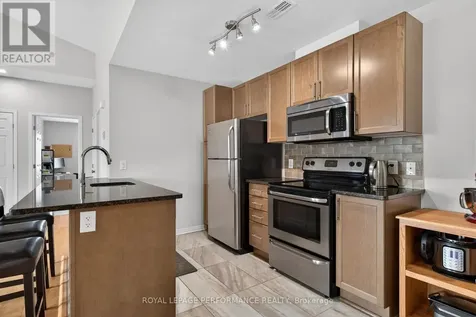 104 Sternes Private Ottawa ON K4A 0X8
