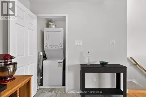 104 Sternes Private Ottawa ON K4A 0X8