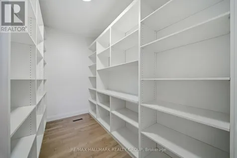 6933 Notre Dame Street Ottawa ON K1C 1H6