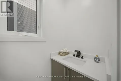 6933 Notre Dame Street Ottawa ON K1C 1H6