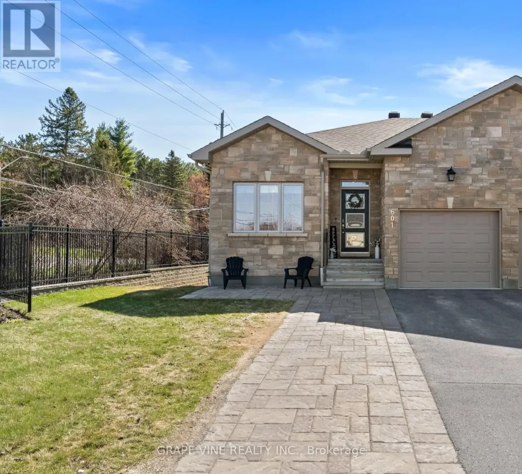601 Meadowridge Circle Ottawa ON K0A 1L0