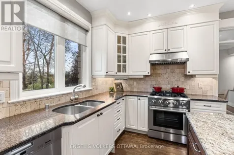 6808 Suncrest Drive Ottawa ON K4P 0B2