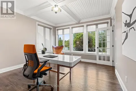 6808 Suncrest Drive Ottawa ON K4P 0B2