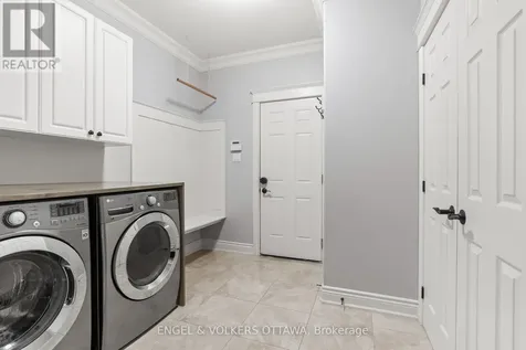6808 Suncrest Drive Ottawa ON K4P 0B2