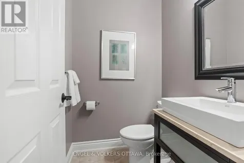 6808 Suncrest Drive Ottawa ON K4P 0B2