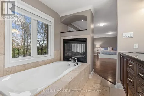 6808 Suncrest Drive Ottawa ON K4P 0B2