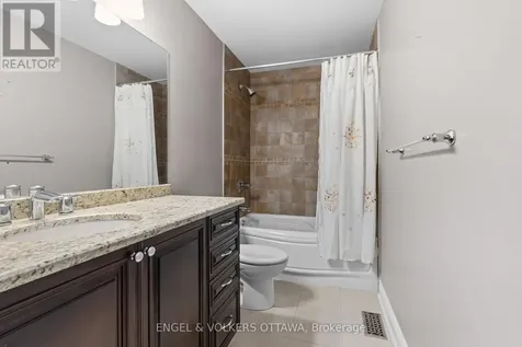 6808 Suncrest Drive Ottawa ON K4P 0B2