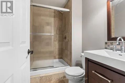6808 Suncrest Drive Ottawa ON K4P 0B2