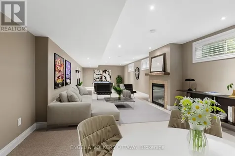 6808 Suncrest Drive Ottawa ON K4P 0B2