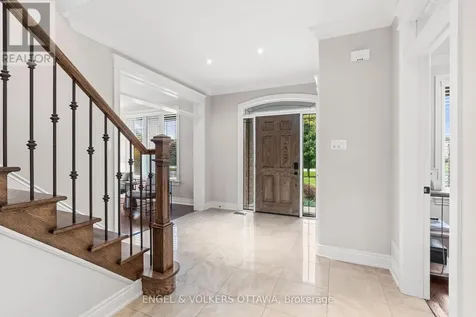 6808 Suncrest Drive Ottawa ON K4P 0B2