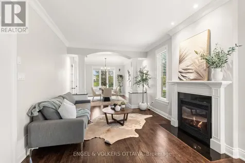 6808 Suncrest Drive Ottawa ON K4P 0B2