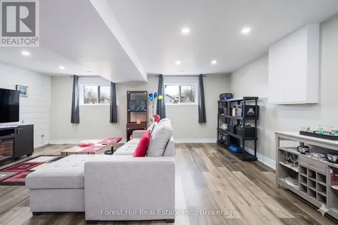 29 Dillon Drive Collingwood ON L9Y 4S3