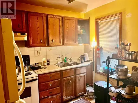 182 Josephine Avenue Windsor ON N9B 2K8