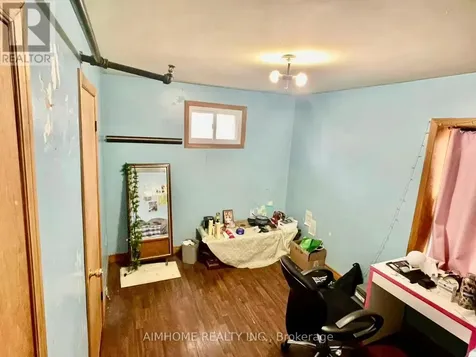 182 Josephine Avenue Windsor ON N9B 2K8