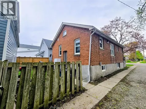 36 Mcnaughton Ave E Avenue Chatham ON N7L 2G1
