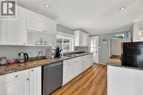 17 Mcclure Lane Port Sydney ON P0B 1L0