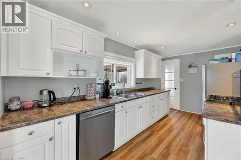 17 Mcclure Lane Port Sydney ON P0B 1L0