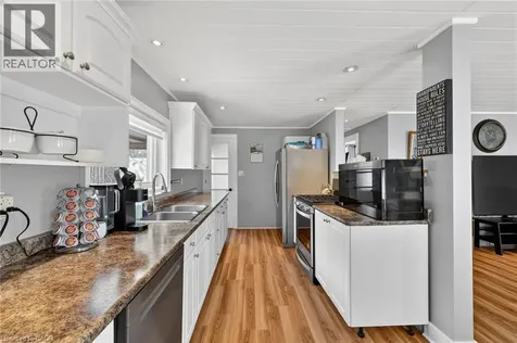 17 Mcclure Lane Port Sydney ON P0B 1L0