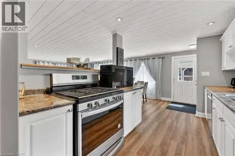 17 Mcclure Lane Port Sydney ON P0B 1L0