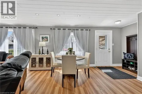17 Mcclure Lane Port Sydney ON P0B 1L0