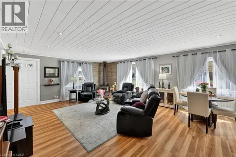 17 Mcclure Lane Port Sydney ON P0B 1L0