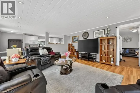 17 Mcclure Lane Port Sydney ON P0B 1L0