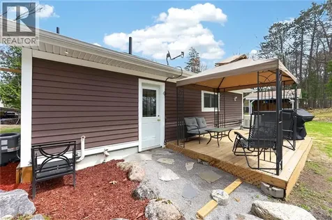 17 Mcclure Lane Port Sydney ON P0B 1L0
